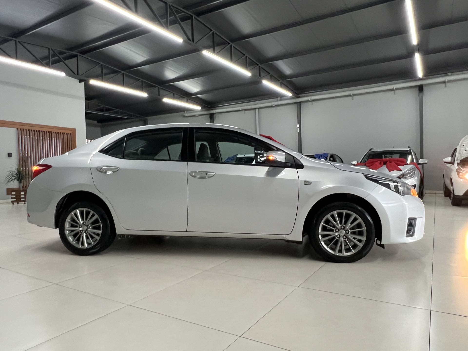 COROLLA 2016 05.jpg